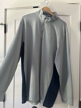 Men’s Gray/navy half zip pullover